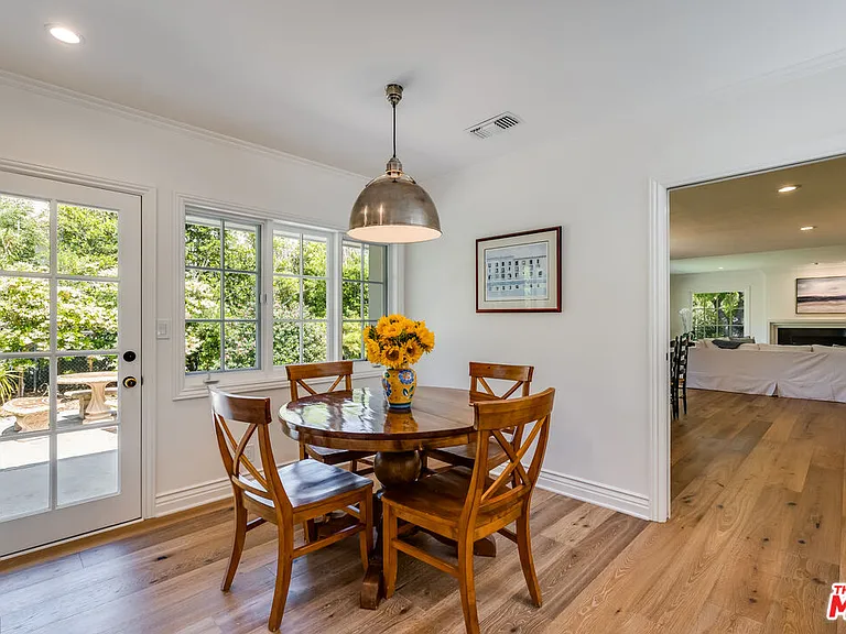 28925 Cliffside Dr — Photo 24