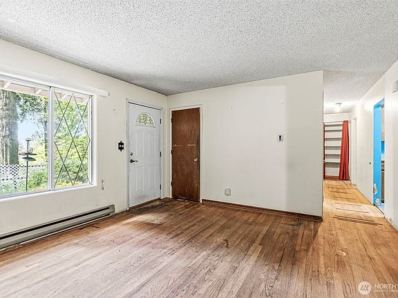 4th image of 3739 Columbia Heights Road
