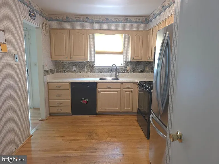 3301 Heidi Ln — Photo 6
