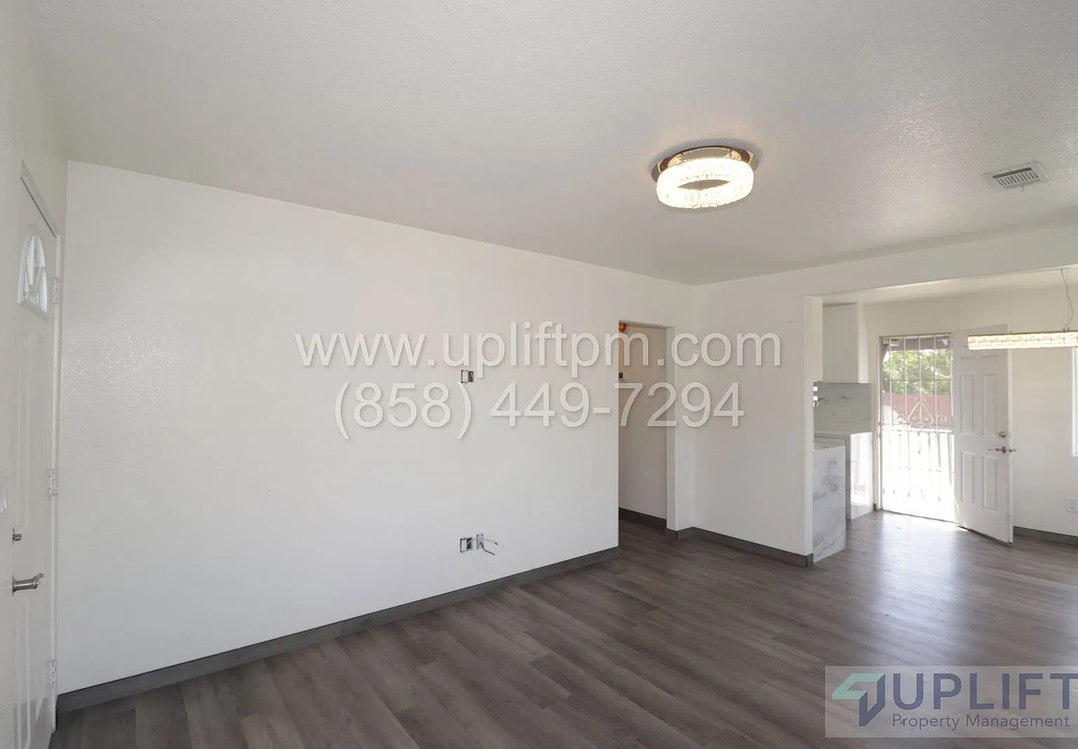 3 bed, 2.0 bath, 992 sqft, $3,200 — Photo 3