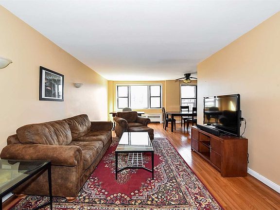3rd image of 2 Birchwood Ct APT 5C