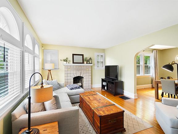 5th image of 3302 Claramont Ave