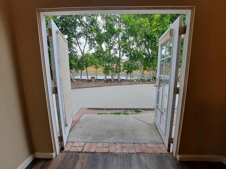 5910 Kanan Dume Rd — Photo 17