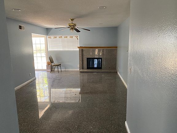 3rd image of 4129 E Alderdale Ave