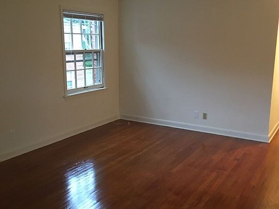 3rd image of 524 E Henry Clay St APT 3