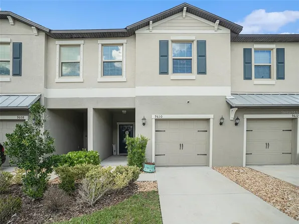 9610 Pembrooke Pines Dr, Sun City Center, FL 33573
