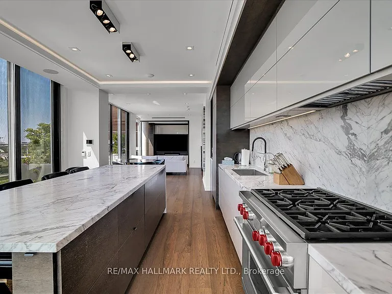 301 Markham St #Penthouse 805 — Photo 7