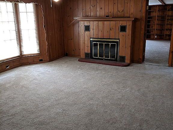 2nd image of 852 Pine Grove Ave
