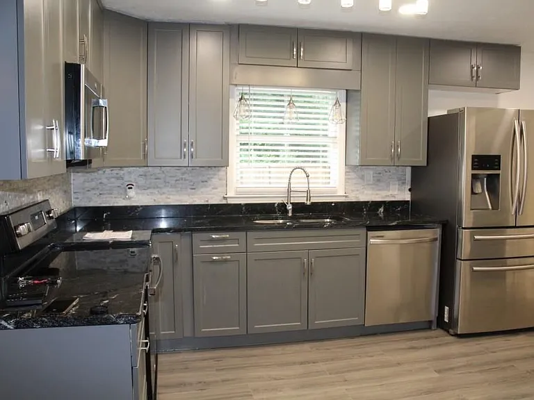 335 Poplar Ave — Photo 6