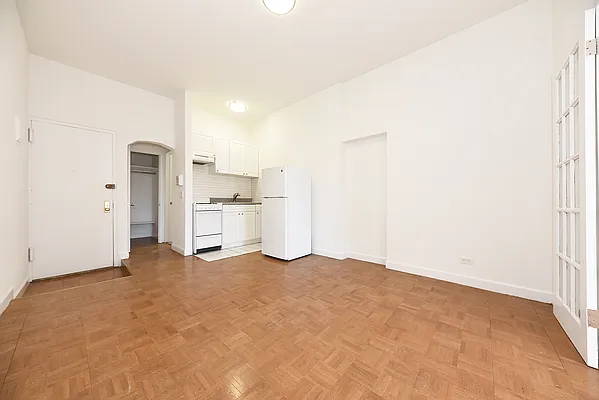 Rented by Buchbinder & Warren | media 3