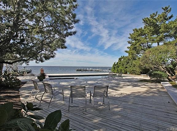 3rd image of 71 Bayview Dr