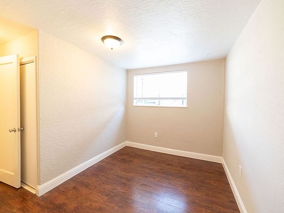 3rd image of 3237 Yosemite Ave APT D