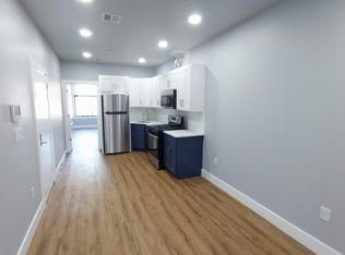 708 N 42nd St #2, Philadelphia, PA 19104