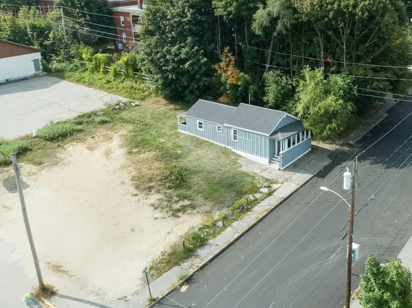 49 Oxford Avenue, Rumford, ME 04276