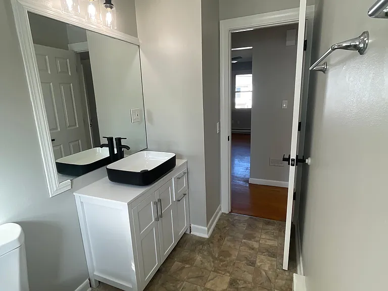 142 Beverly Ave #2 — Photo 9
