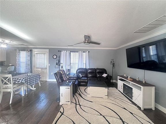 3rd image of 706 Landon Dr
