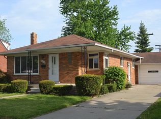 18524 Stephens Dr, Eastpointe, MI 48021