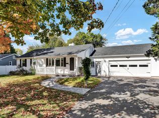 15-2 Stonegate Dr, Wethersfield, CT 06109