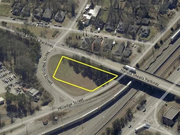 2418 Milledge St, East Pt, GA 30344