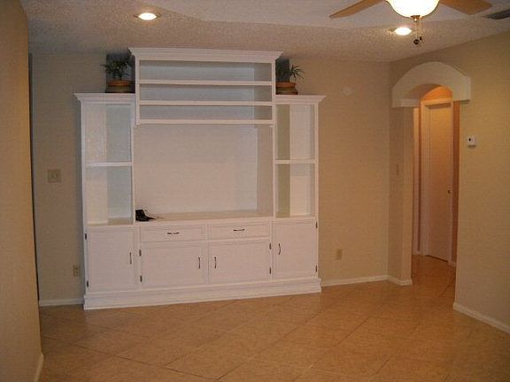2nd image of 2090 Johnson St