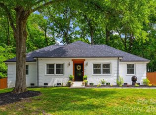 1142 Fox Run Dr, Charlotte, NC 28212