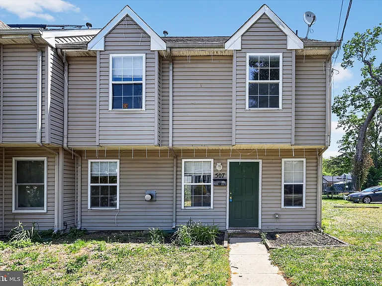 507 S Fairview St — Photo 2