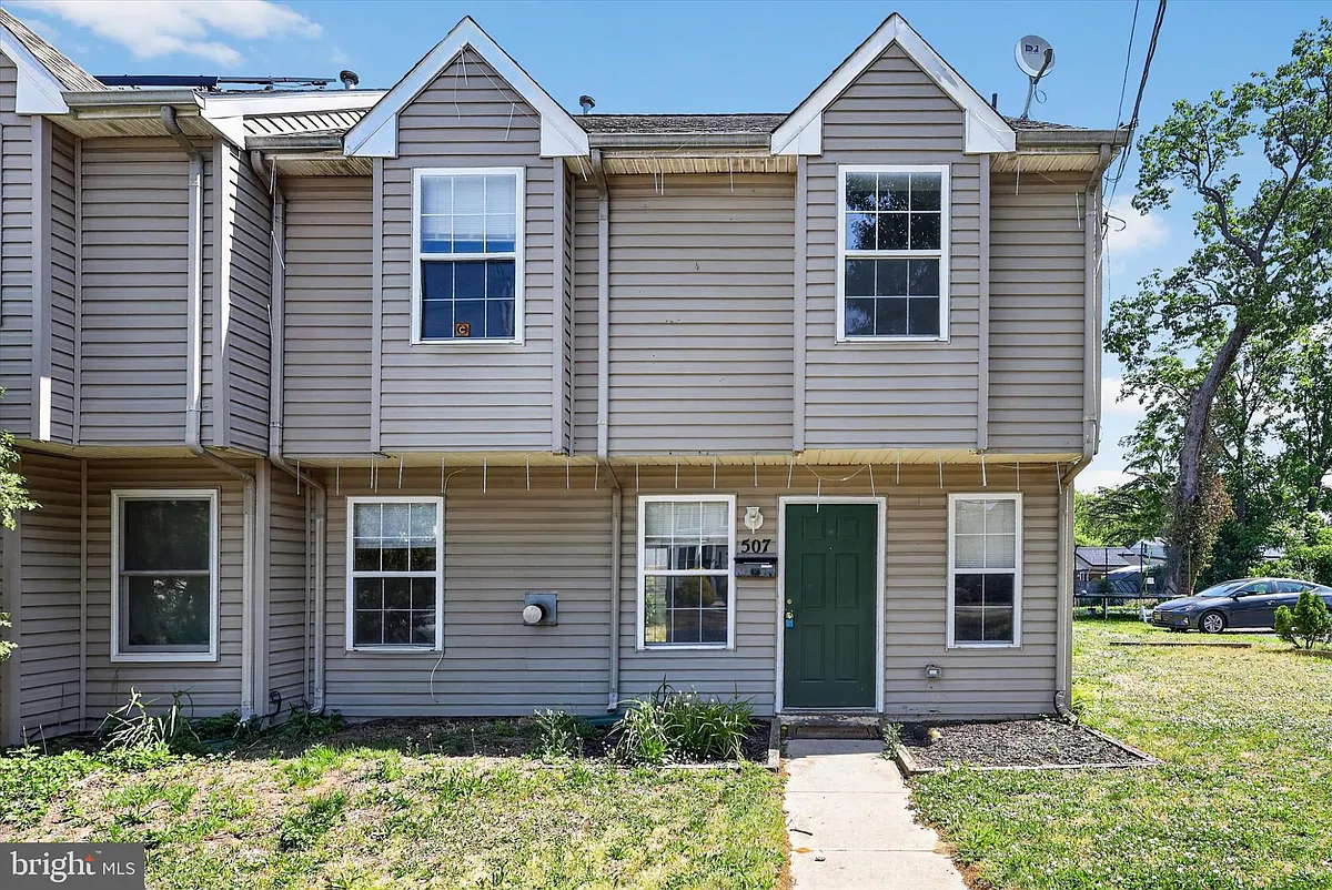 Building Photo - 507 S Fairview St