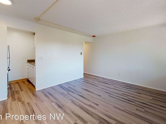 2nd image of 315 NE Puget St #10