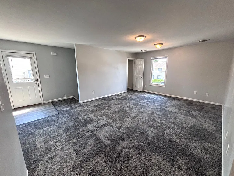 312 Stone Dr #D — Photo 3