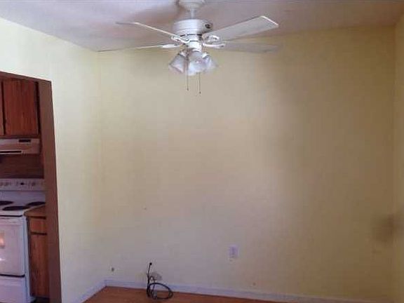 4th image of 204 Ajax Dr NW