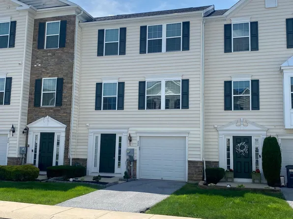 222 Bardel Dr, Coatesville, PA 19320