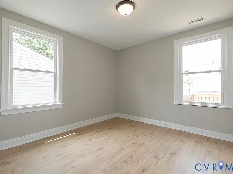 5318 Bloomingdale Ave — Photo 19