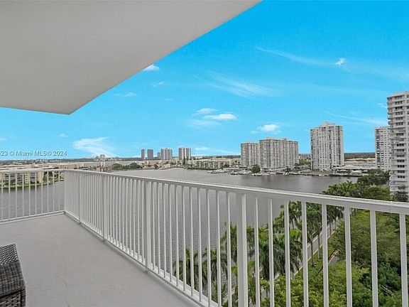 3rd image of 2851 NE 183rd St APT 1116E
