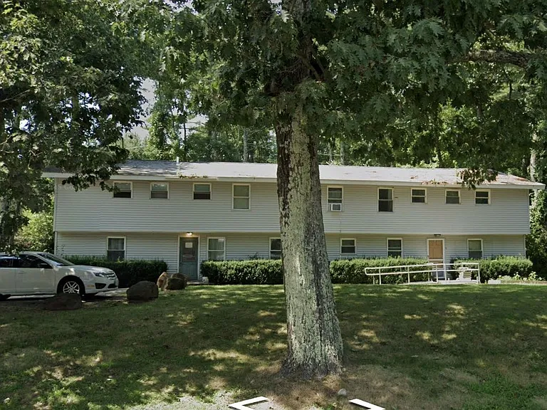 51 Mast Rd #6 — Photo 6