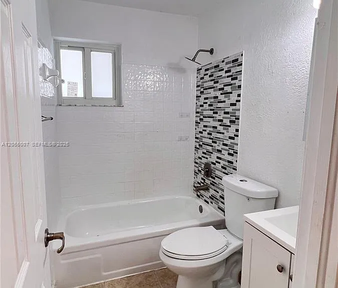 984 W 40th St #2 — Photo 34