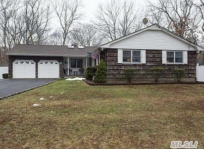 1st image of 2 Grassy Pond Dr