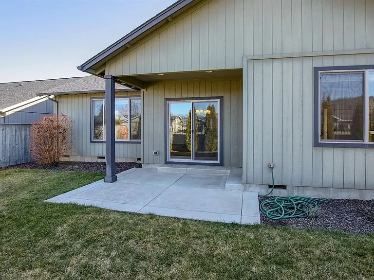 2436 Bridgewater Way — Photo 24