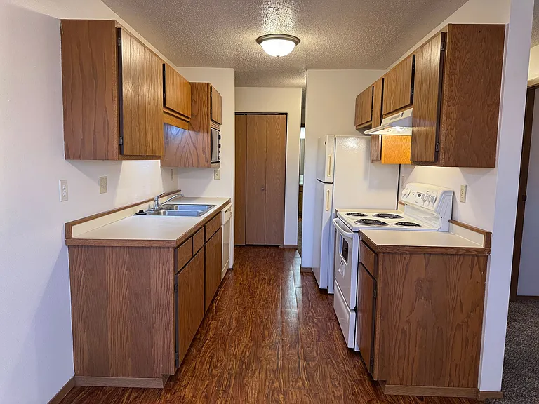 Gatewood Apartments — Photo 16
