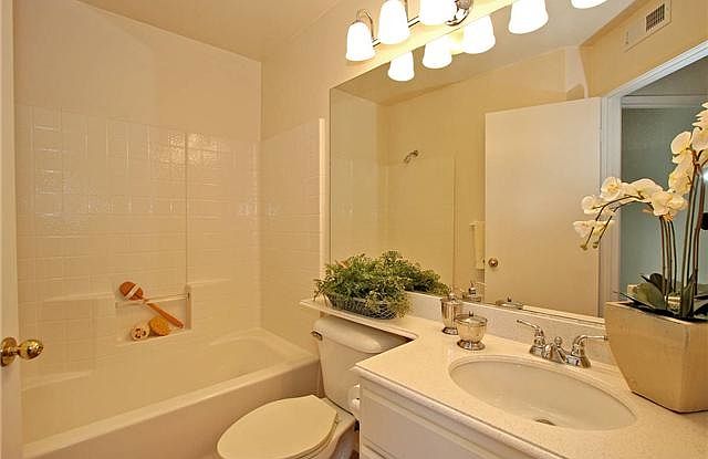 2nd bathroom