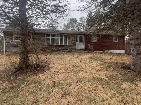 342 Hickory St, Cresco, PA 18326