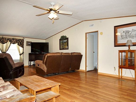 5th image of 208 Blanchard St