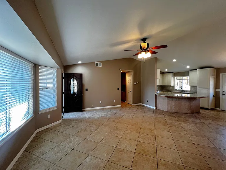 516 Sun Rose Ave — Photo 8