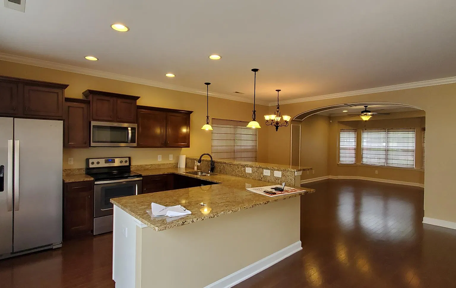 3 bed, 2.5 bath, 1797 sqft, $1,895 — Photo 3