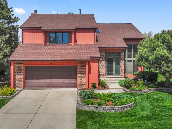 1254 Golf View Dr, Woodridge, IL 60517