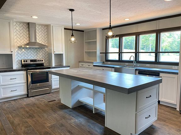2nd image of 219 Parker Ln #14