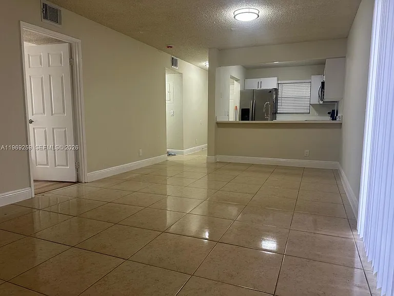 1463 Lake Crystal Dr — Photo 6