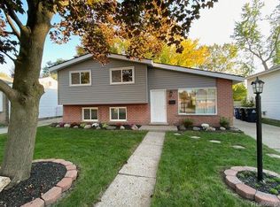30875 Grandview Ave, Westland, MI 48186