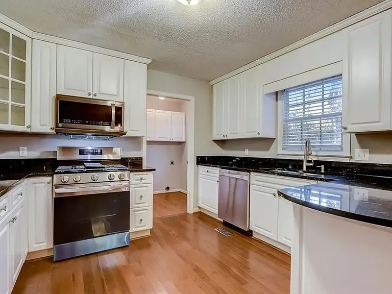 74 Flanders Ct — Photo 21