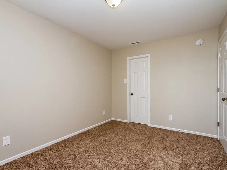 1626 Blue Grass Pkwy — Photo 13
