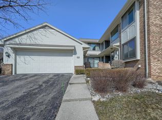 7379 Bridge Way W, West Bloomfield, MI 48322